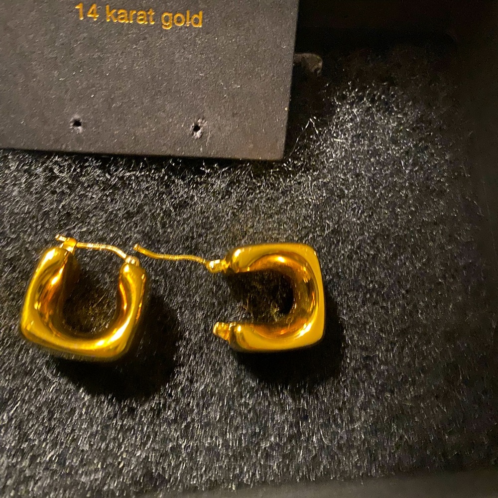 Brand new bold gold hoops